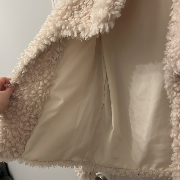 A Juniper Blu fuzzy jacket! - Picture 3 of 4